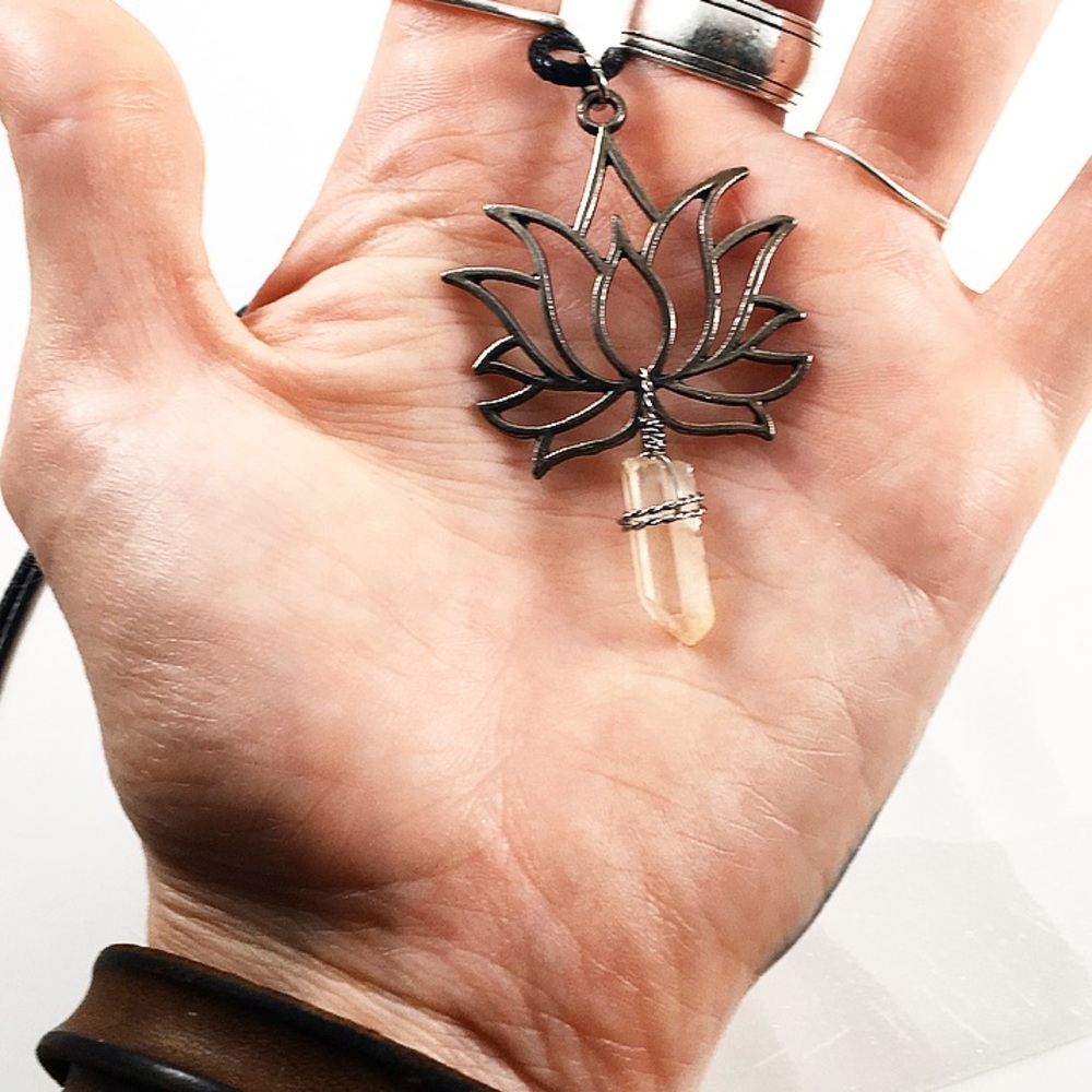 CUSTOM Crystal Lotus - Picture 3 of 5